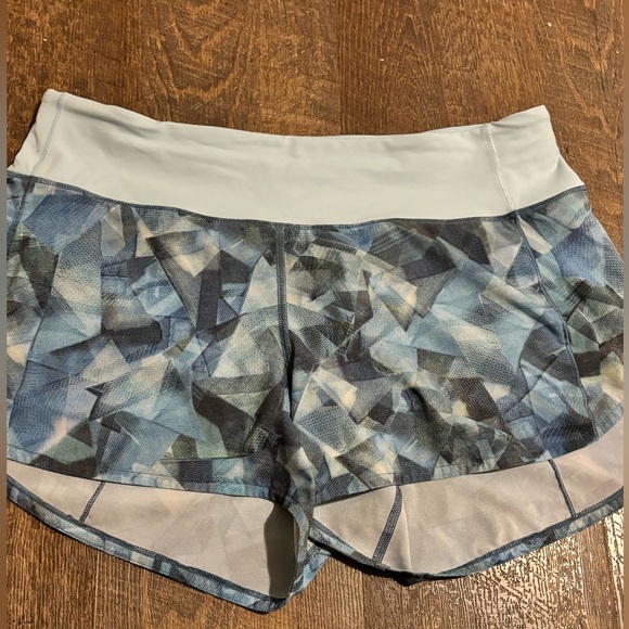 Lululemon speed up shorts! - Picture 3 of 7